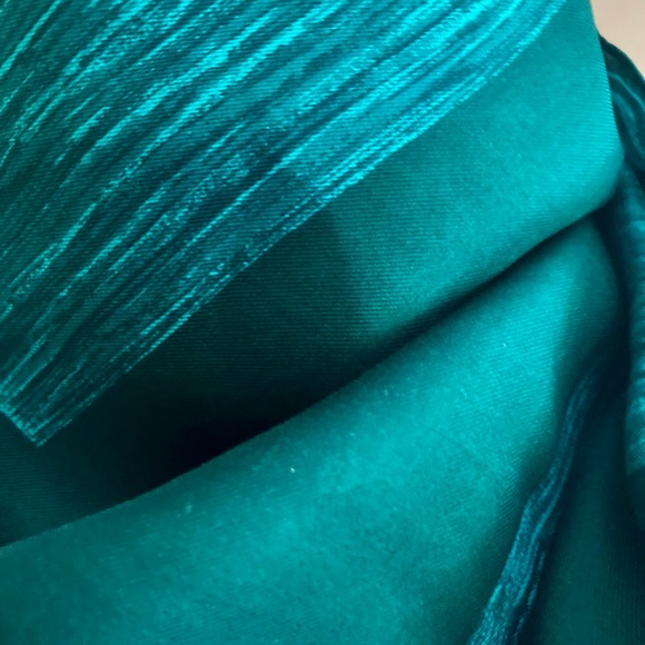 Vintage Griffin silk scarf - Picture 8 of 10